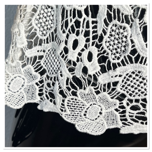 CAbi - Border Open Needle Lace Top Sz L - Picture 4 of 8
